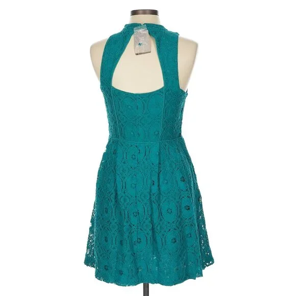 VAMPIRE DIARIES CAROLINE FORBES Teal Lace Dress RARE - Picture 4 of 6